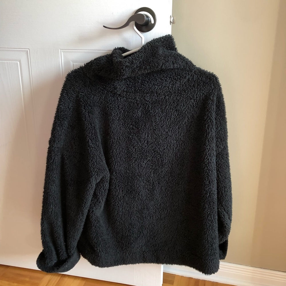 Super Soft Sweater🖤 - Picture 2 of 5